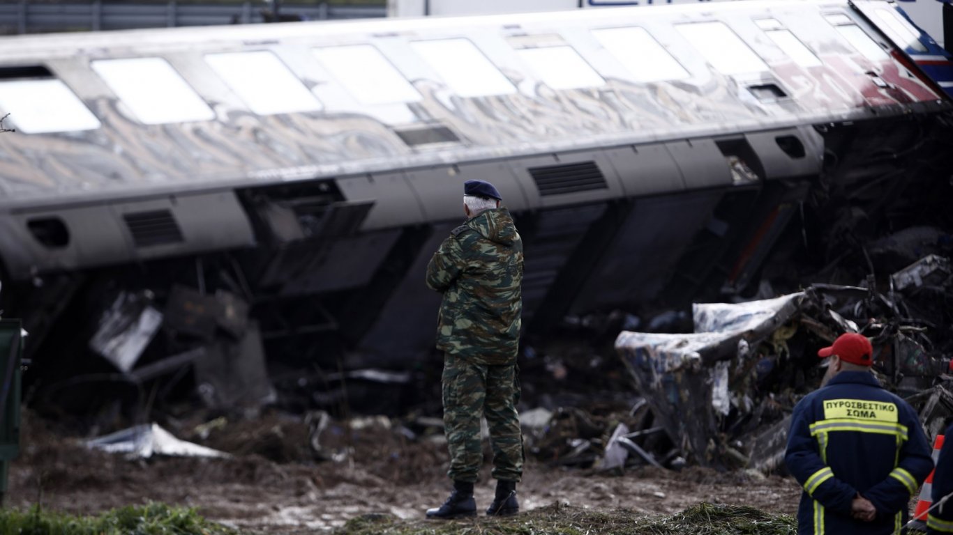 Микс от технологични и управленски фактори довел до влаковата катастрофа в Гърция