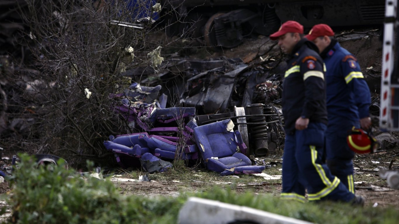Седмица след железопътната катастрофа в Гърция – след първоначалния шок остава гневът