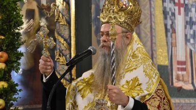 Проф. Желев: Проправя се пътят на митрополит Николай към поста патриарх