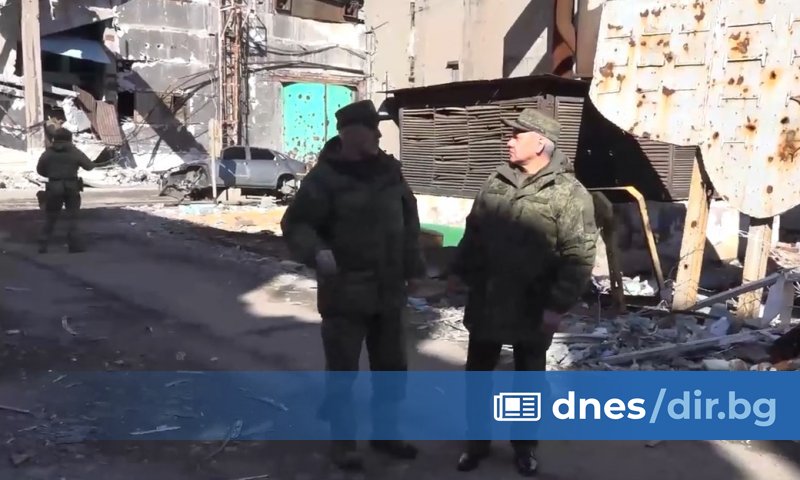 Руският министър на отбраната Сергей Шойгу инспектира руски сили, разположени