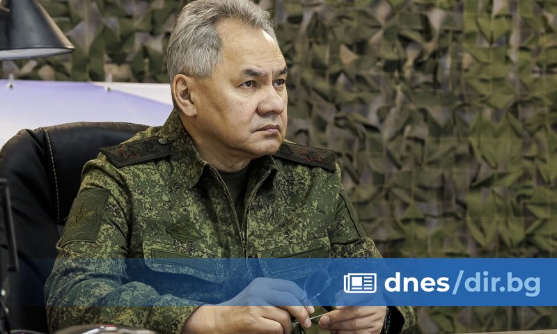 Министърът посочи, че руската армия разполага с касетъчни боеприпаси, но