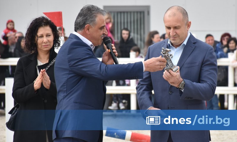 С Честит Тодоровден! жители на пловдивското село Царацово посрещнаха президента