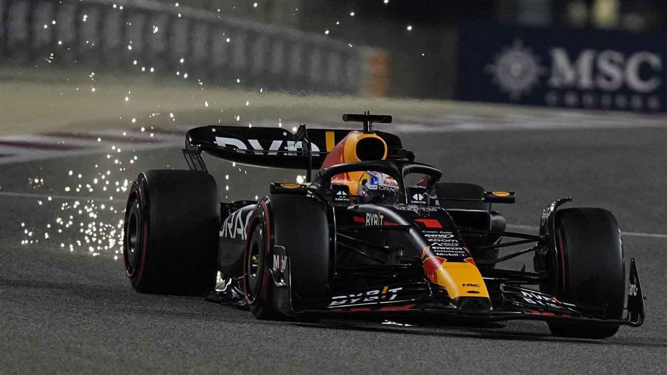 По шампионски: Верстапен повежда колоната в Бахрейн за старта на Формула 1