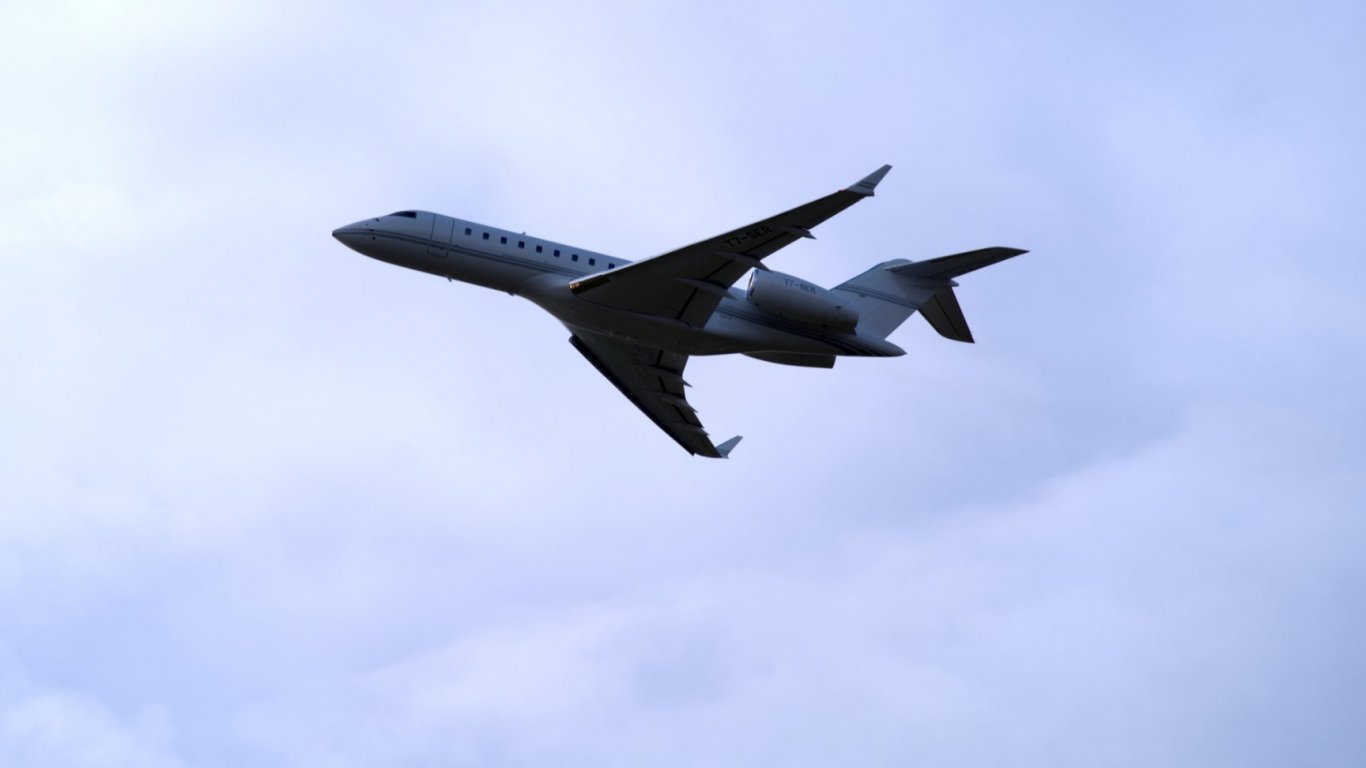 Пътник в частен самолет загина при силна турбуленция в небето над Нова Англия