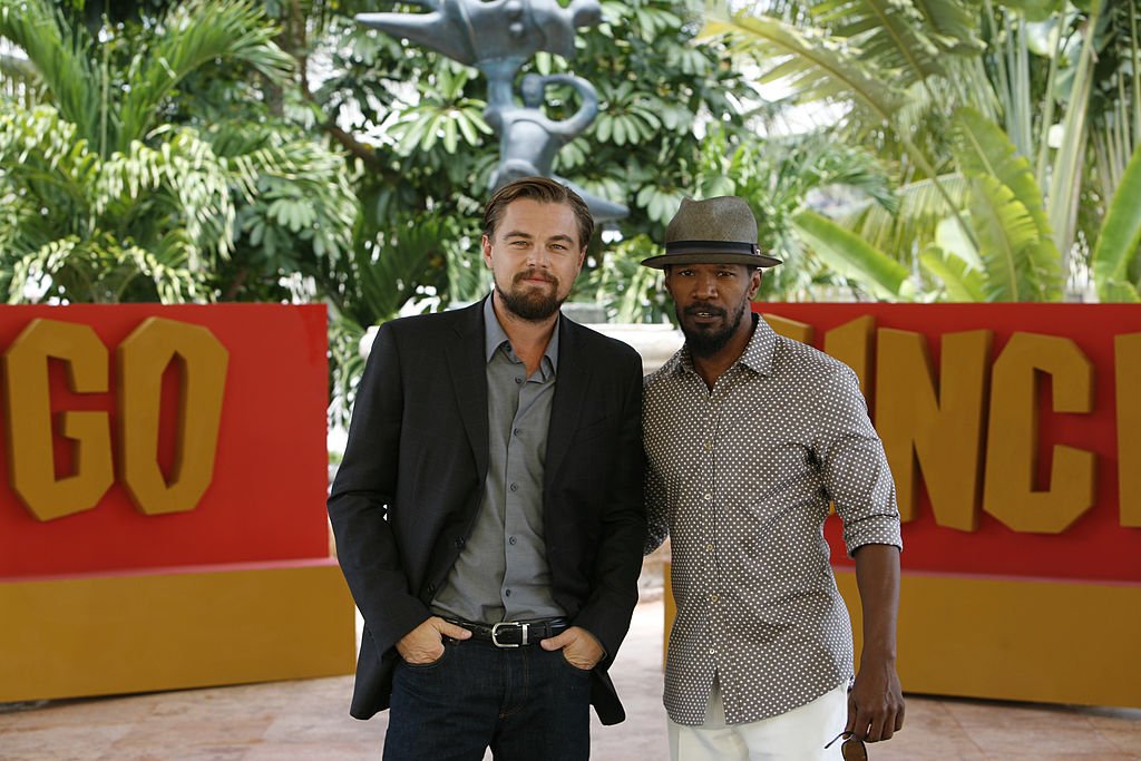 Леонардо ди Каприо и Джейми Фокс на Summer of Sony 4 Spring Edition в Ritz Carlton Hotel в Канкун, Мексико. Поводът е излизането на екран на „Джанго без окови“