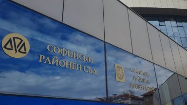 Тя посочи че е виждала Божанов да влиза в кабинета