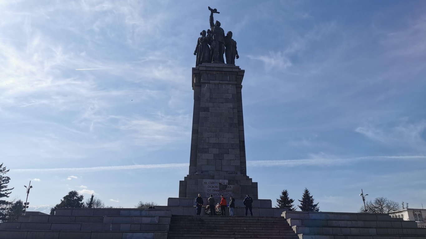 Комисията по култура даде "зелена светлина" за преместване на Паметника на съветската армия 