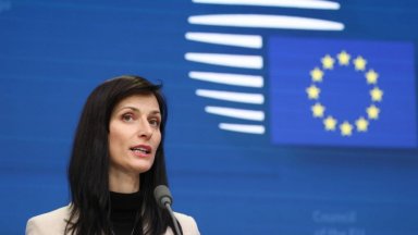 Българският еврокомисар Мария Габриел обяви създаването на 16 нови учителски