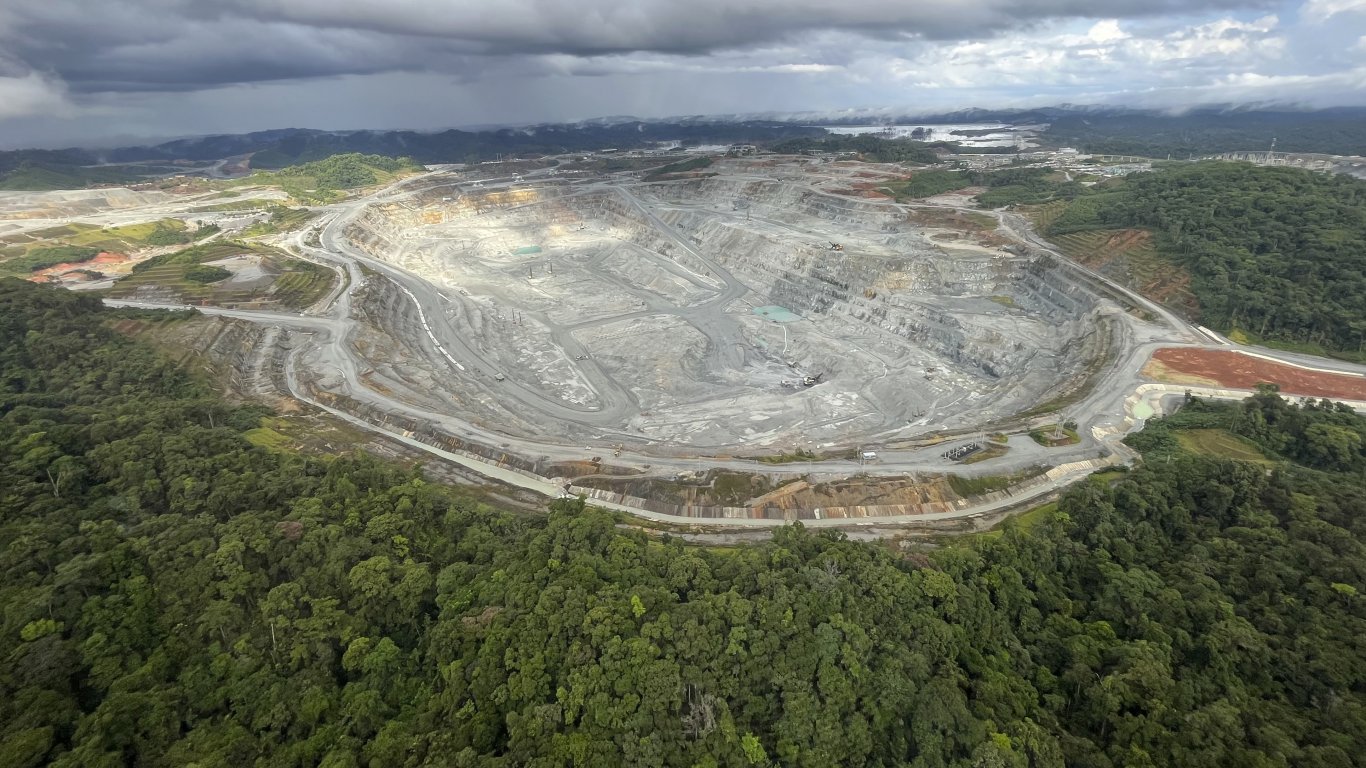 Отворят отново най-голямата медна мина в Централна Америка