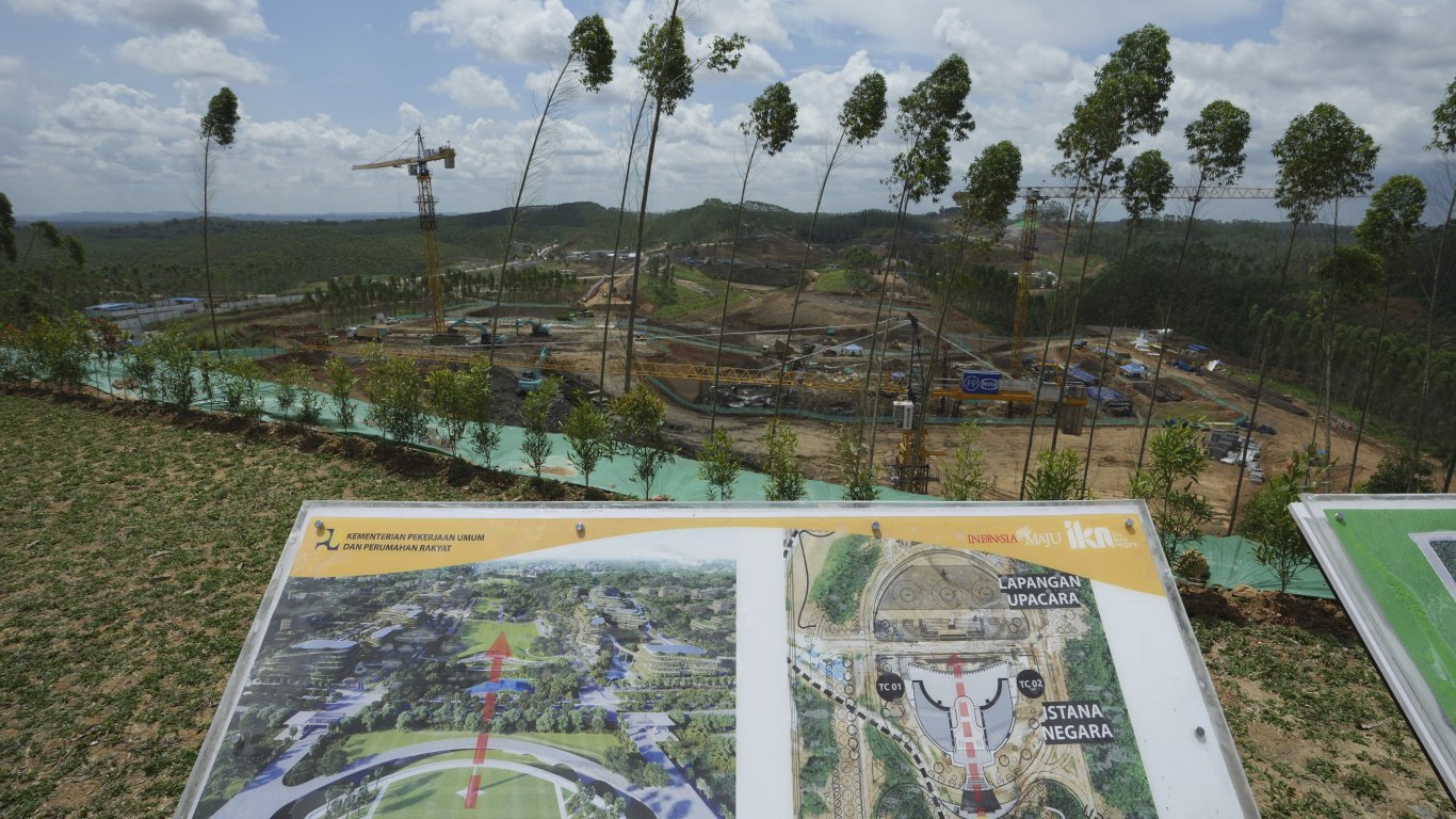 Новата столица на Индонезия се строи дълбоко в джунглите на Борнео (снимки)