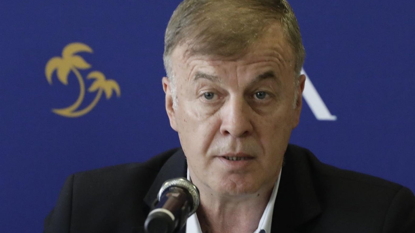 "Левски" дължи 11.8 млн лева на НАП, Сираков ще спасява клуба с продажба на акции
