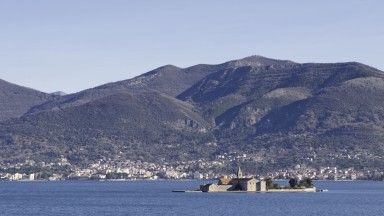 Остров в Черна гора се продава за 80 милиона евро