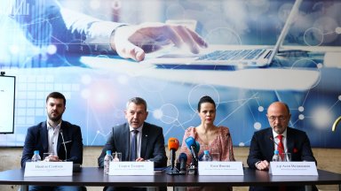 Двама министри представиха мобилното приложение е Rх за издаване на електронни