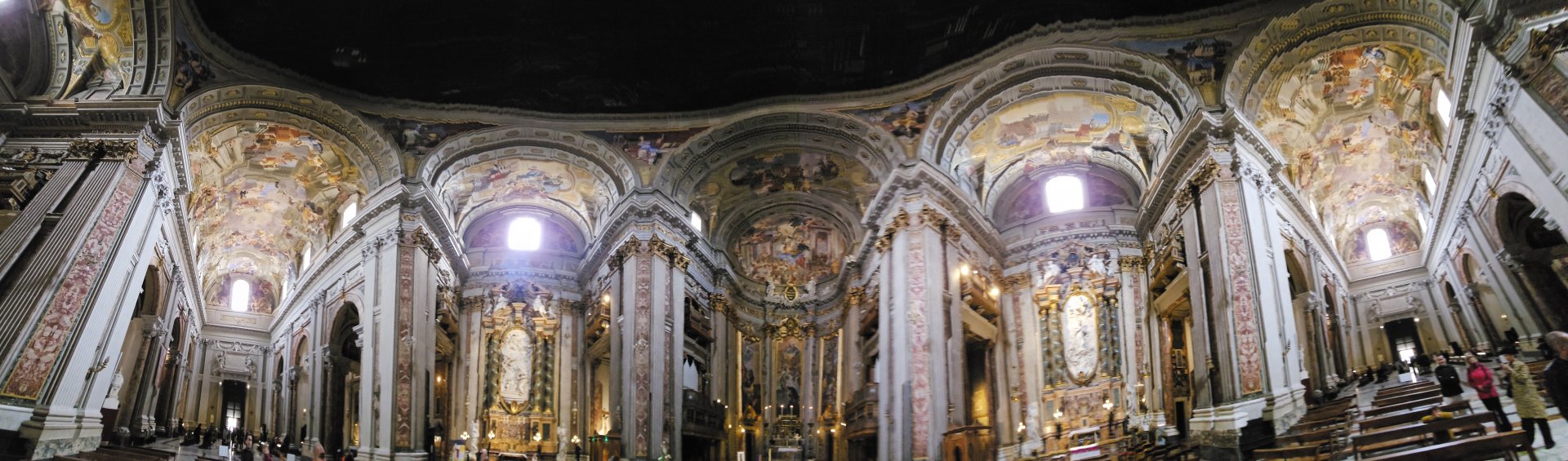 Панорама в Църквата Свети Игнасио де Лойола