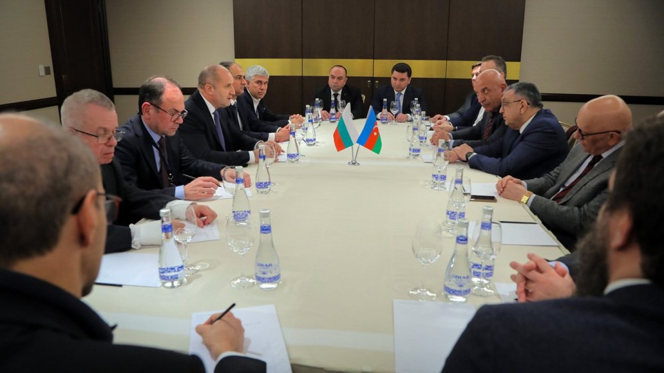  Радев в Баку: Задълбочава се инвестиционният обмен с Азербайджан в сферата на високите технологии