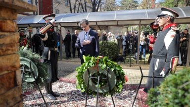 Македонският президент Стево Пендаровски настоя България да се извини за