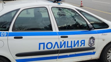 Заловиха 20 мигранти край Велико Търново, има ударена патрулка