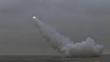 Две стратегически крилати ракети от подводница е изстреляла Северна Корея