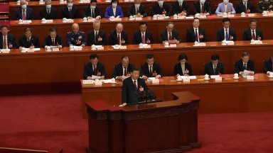 Си Цзинпин обяви курс към модернизиране на китайската армия