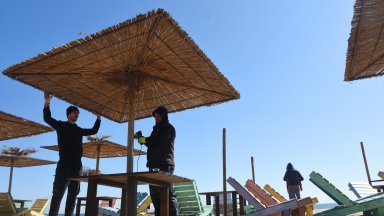 Трескава подготовка за летния сезон тече в заведенията край морето