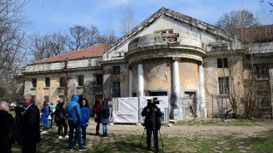 Започна реставрацията на минералната баня в Овча купел едно