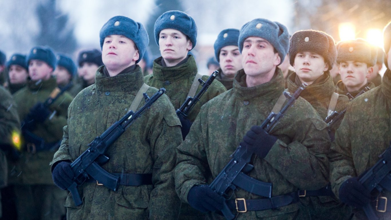 Москва увеличава със закон максималната възраст за задължителна военна служба