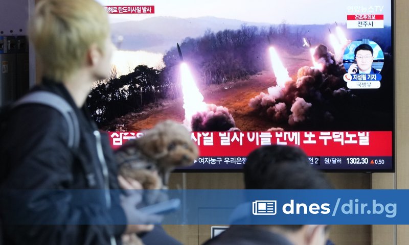 Северна Корея е изстреляла две балистични ракети с малък обсег