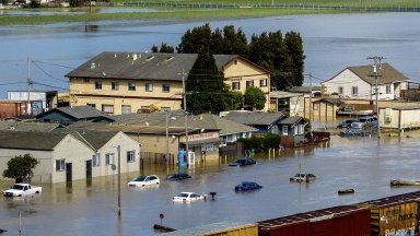 Дъждовното време продължава над обширни райони в американския щат Калифорния