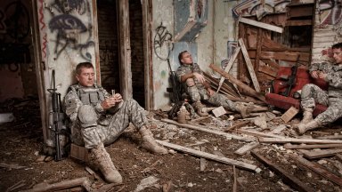 Стрелба от автомати огласи оживените улици на Каор в Южна