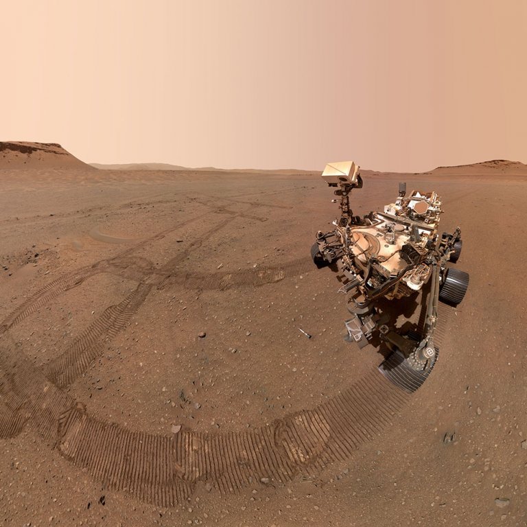Марсоходът на НАСА следва пътя на древна река