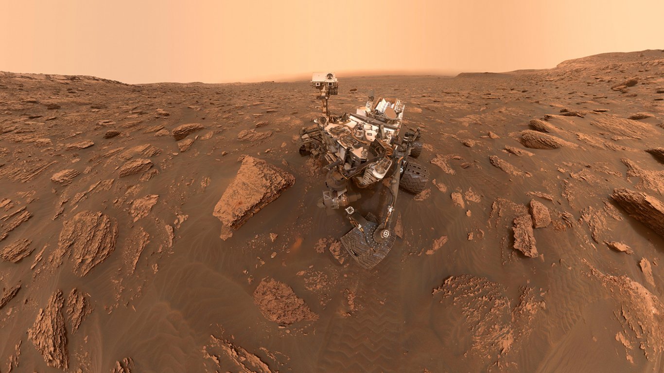 Китайски роувър откри признаци за вода в миналото в пясъчни дюни на Марс