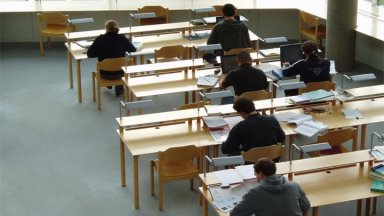 Министерството на образованието и науката планира да увеличи с около