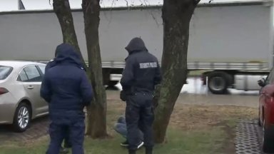 Опит за обир завърши с гонка с полицията и поне