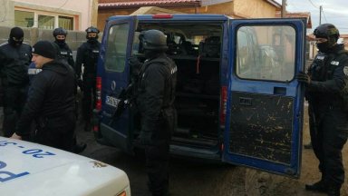 Списъци с имена и 11 хиляди лева са установени на