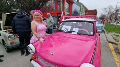 Над 120 трабанта дефилираха във Велико Търново на традиционния Трабант