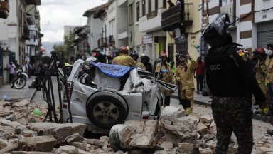Увеличи се броят на жертвите на труса в Еквадор (снимки)