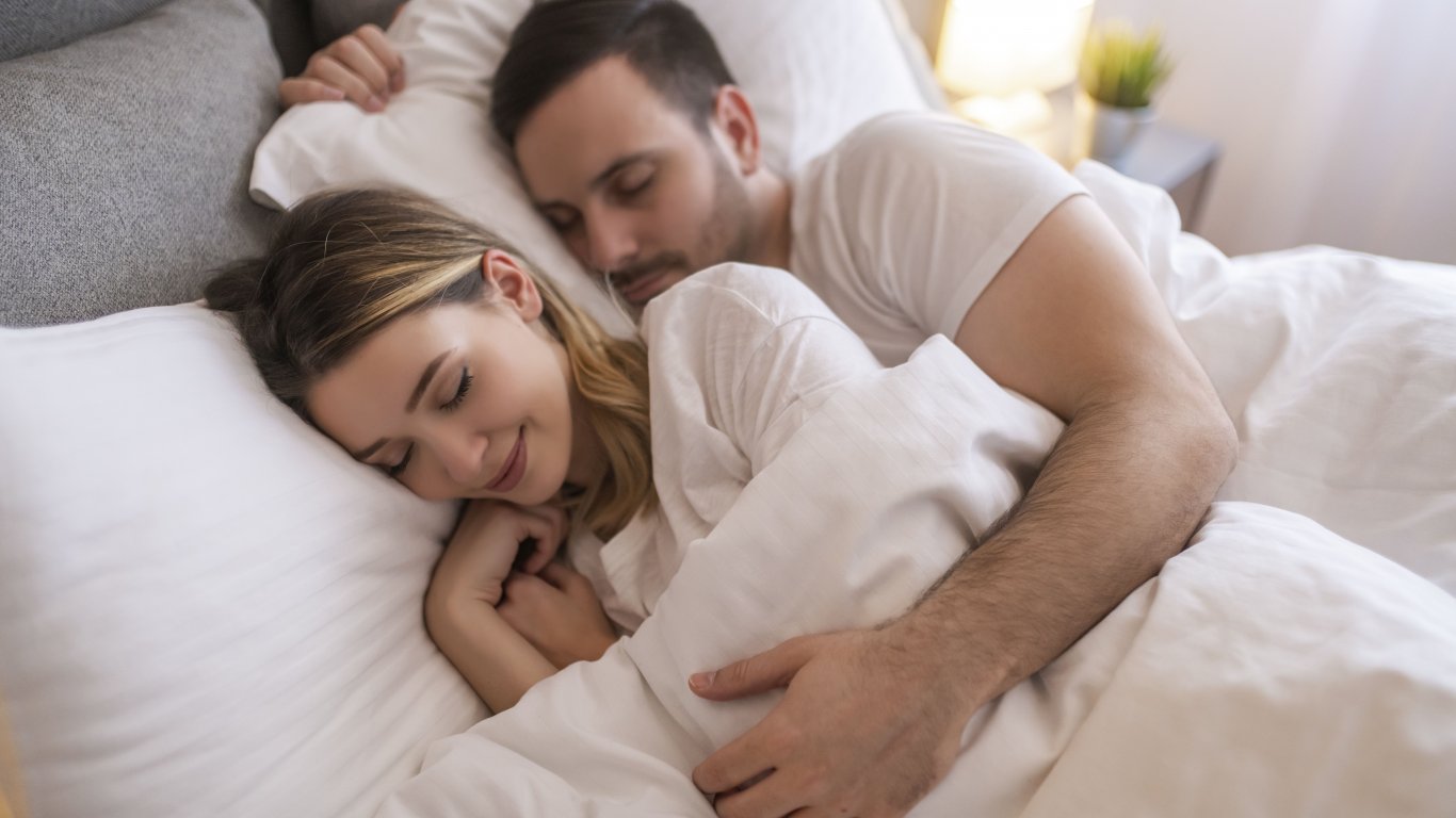 Sleep divorce - що е то и кога го препоръчват психолозите?