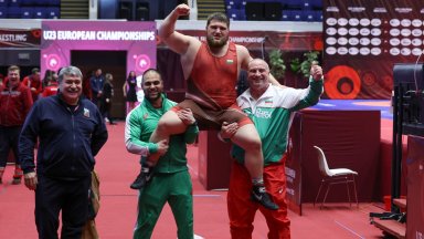 Георги Иванов взе европейска титла в борбата, конкуренти на българина се сбиха куриозно