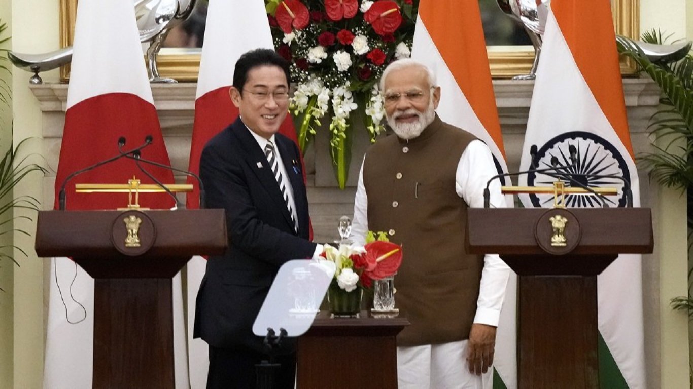 Япония стесни връзки с Индия в сянката на съперничеството с Китай