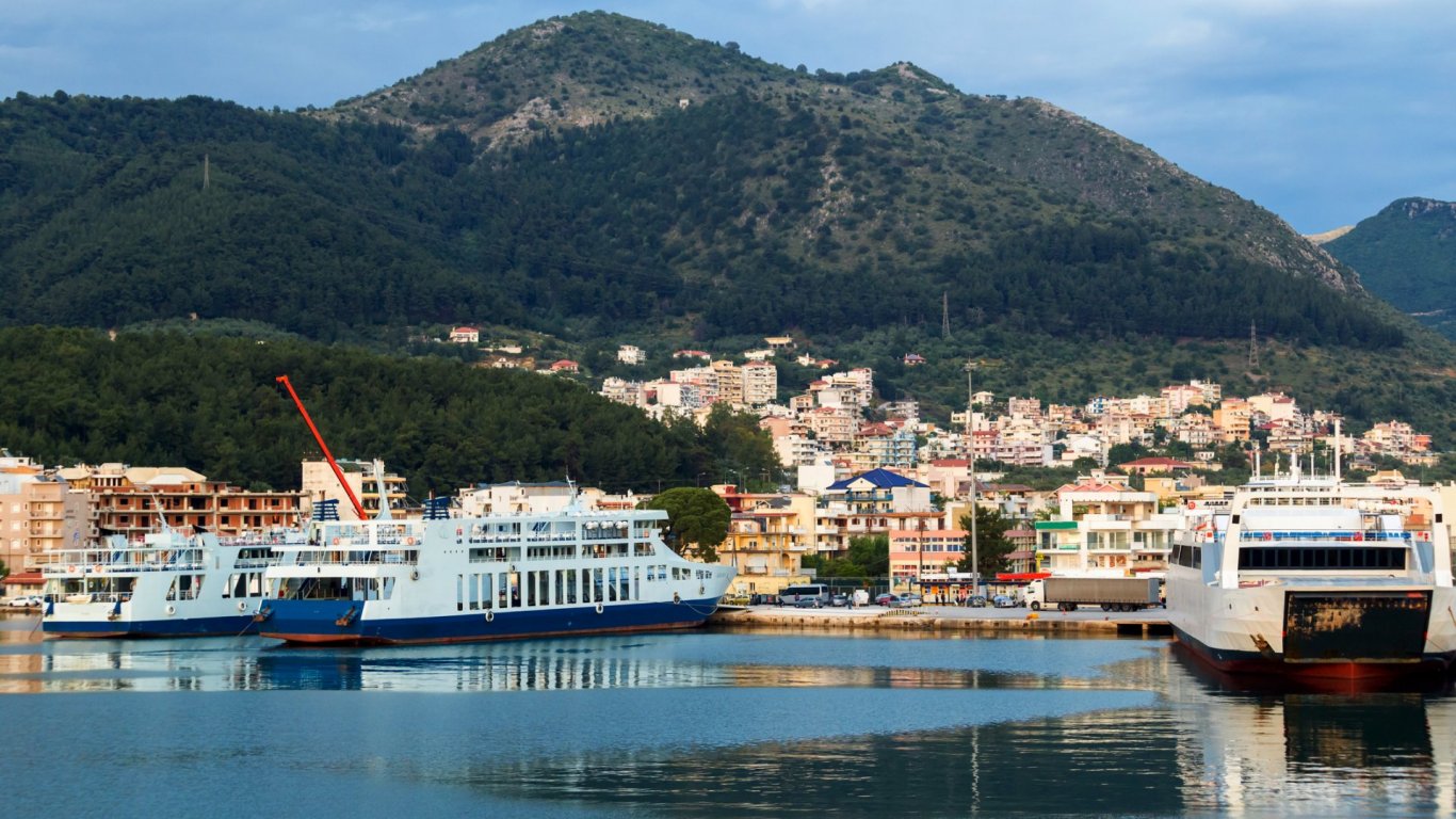 24-часова стачка на всички фериботи в Гърция на 13 септември