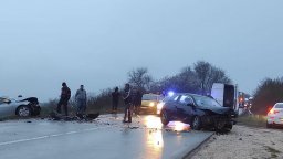 Тежка катастрофа затвори пътя Добрич-Гернерал Тошево