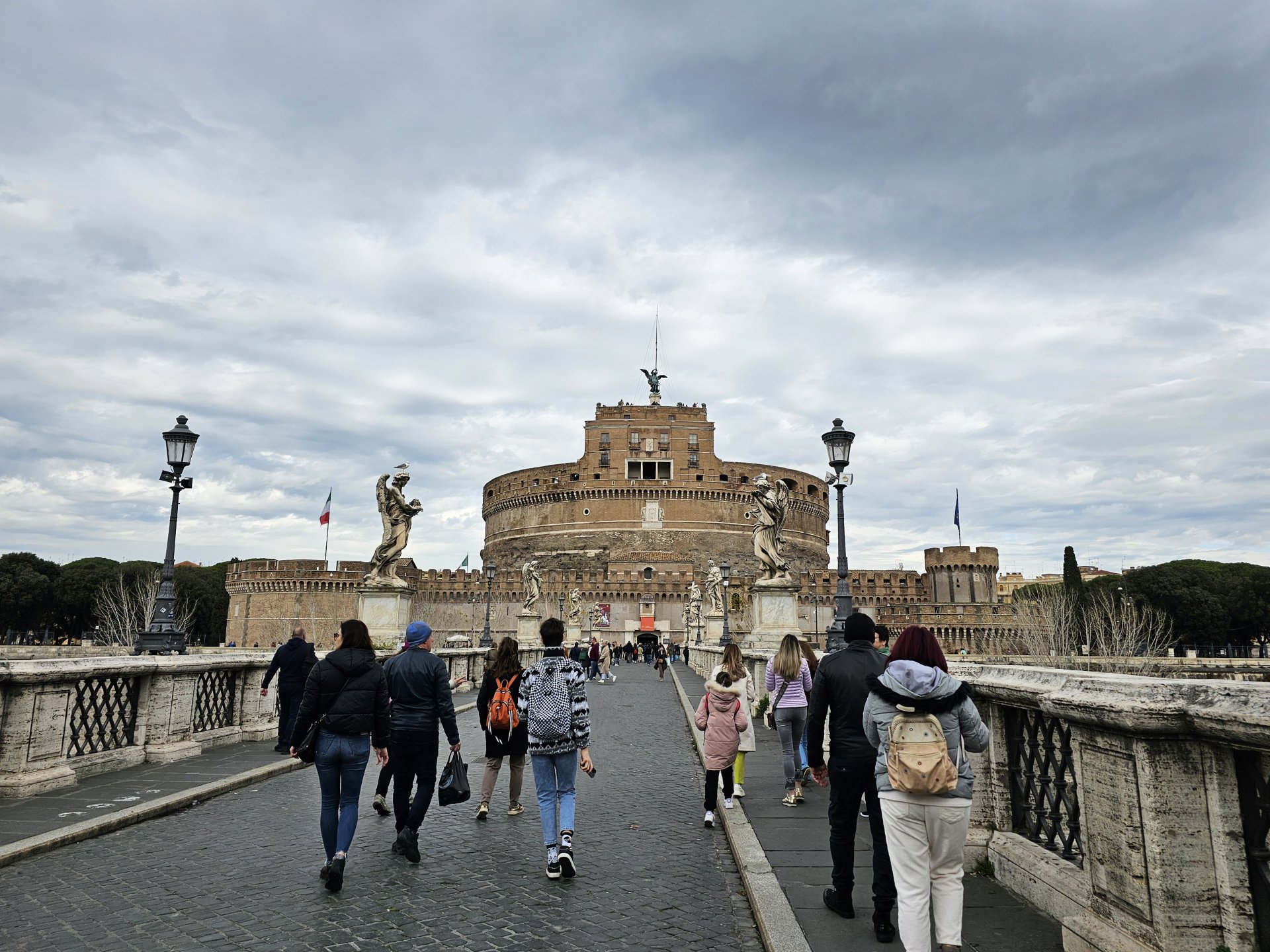 Ангелите на моста към Ватикана са дело на Бернини