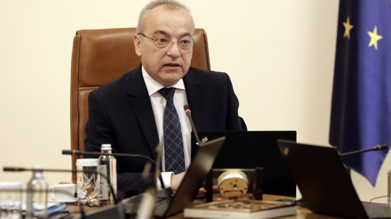 Гълъб Донев призова новите депутати да изберат председател на НС в утрешния ден