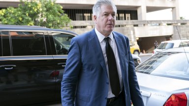 Федерален апелативен съд нареди на адвокат на Доналд Тръмп да