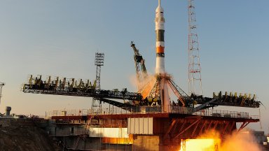 Секунди преди излитането Роскосмос прекрати изстрелване на космонавти към МКС