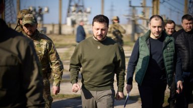 Украинският президент Володимир Зеленски посети южната Херсонска област запозна се