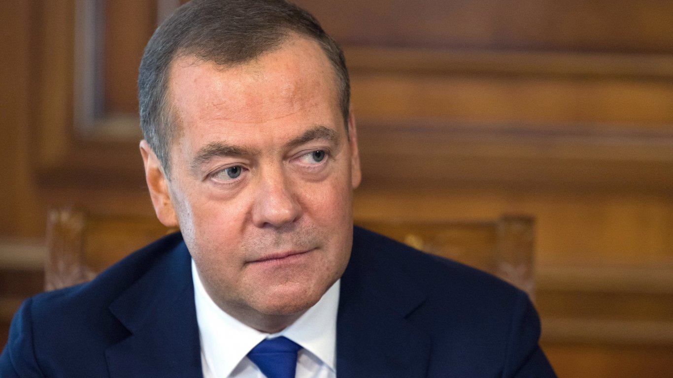Дмитрий Медведев: Ако трябва, ще стигнем до Киев или Лвов, за да унищожим тази зараза