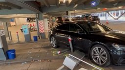 57-годишен се вряза в група хора на летището Кьолн/Бон, ранени са най-малко шестима