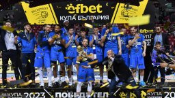 Баскетболната купа е за "Левски" след страхотен финал във вечното дерби (видео)