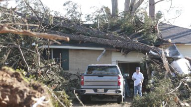 Байдън обяви извънредно положение в поразения от торнадо щат Мисисипи
